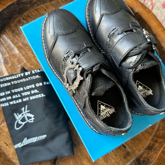 BRAND NEW - John Fluevog Women’s 7TH HEAVEN CAPELLAN Black Wingtip Shoe - Sz 7.5 - Picture 11 of 11